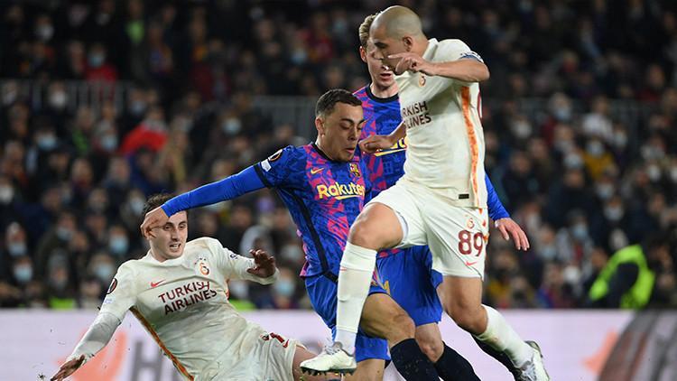 Galatasarayda çifte sakatlık şoku Sofiane Feghouli ve Mostafa Mohamed...