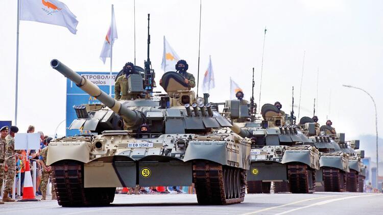 ‘ABD Rumlar’dan Ukrayna için Rus tanklarını istedi’