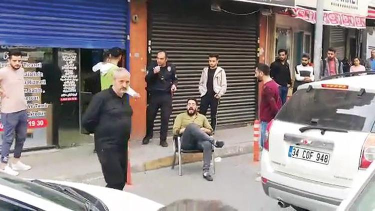 İstanbul’da yol kesen Suriyeli gözaltında İstanbul’da yol kesen Suriyeli gözaltında