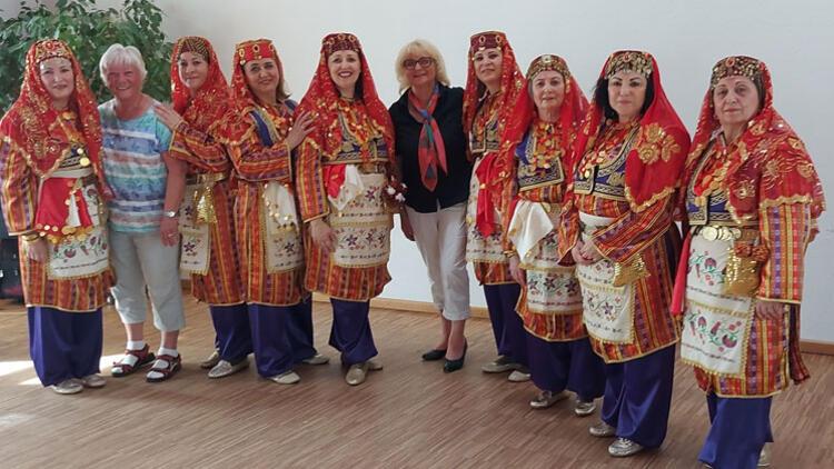 ‘Altın Kızlar’ Türk folkloruna hayran bıraktı
