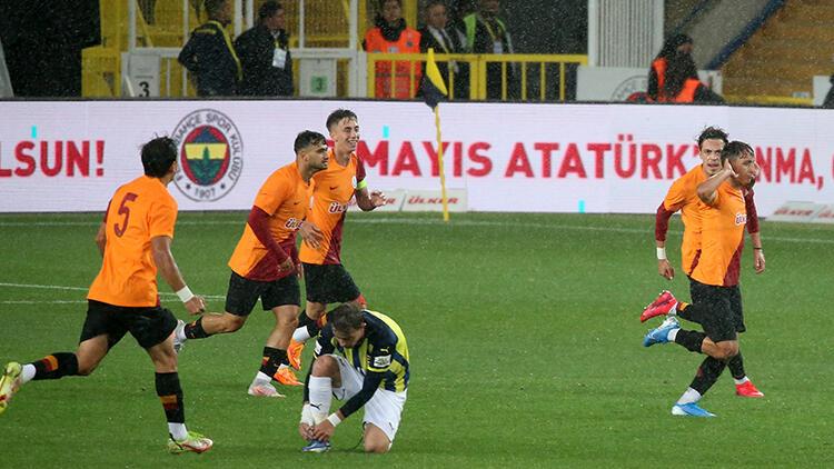 U19 Gelişim Ligindeki derbide Galatasaray, Fenerbahçeyi 2 golle geçti