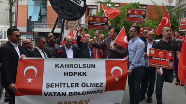 Şehit ailelerinden Salihe Aydeniz protestosu