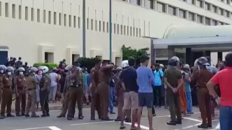 Yanacaq ehtiyatı bu gün tükənir, böhrana etiraz edən 21 nəfər saxlanıldı