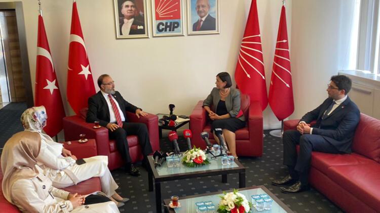 CHP ve AK Partinin bayramlaşmasında EYT tartışması