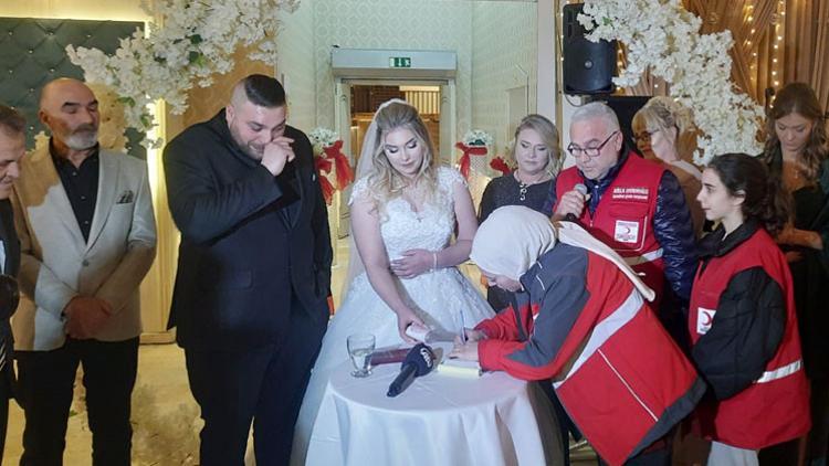 Düğün takıları depremzedeye - Son Dakika Haberleri