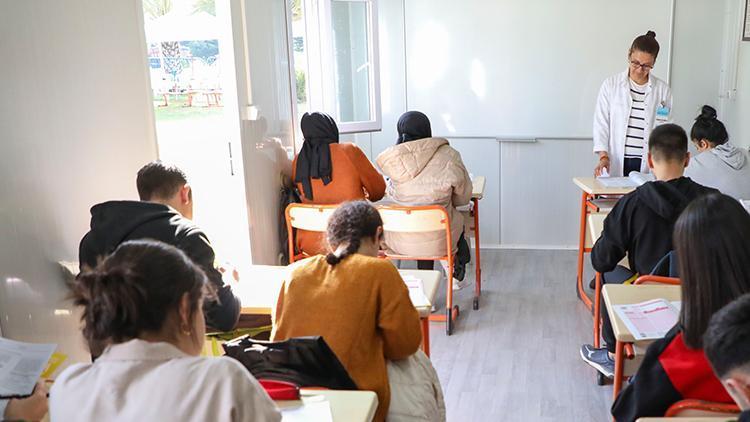Depremzede çocuklar için 323 bin 675 koruyucu aile başvurusu Depremzede çocuklar için 323 bin 675 koruyucu aile başvurusu