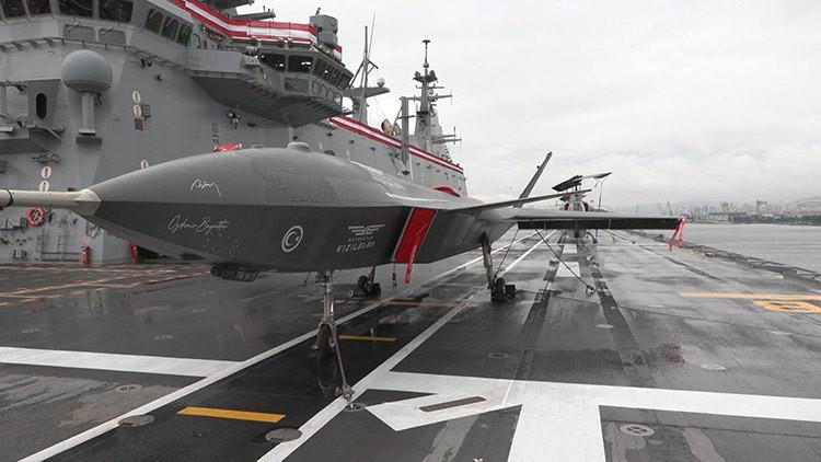 TCG Anadolu dünyada manşet: Erdoğan askeri gücünü gösterdi TCG Anadolu dünyada manşet: Erdoğan askeri gücünü gösterdi