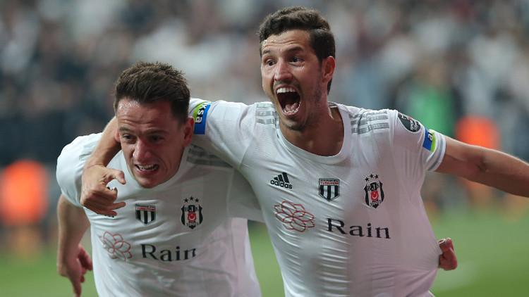 Hürriyet: Beşiktaşlı oyunculardan derbi galibiyeti sözleri: Soyunma odasında gırgır şamata