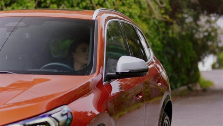 Sikiş Dolu Kraliçeli Gece - Özel Video