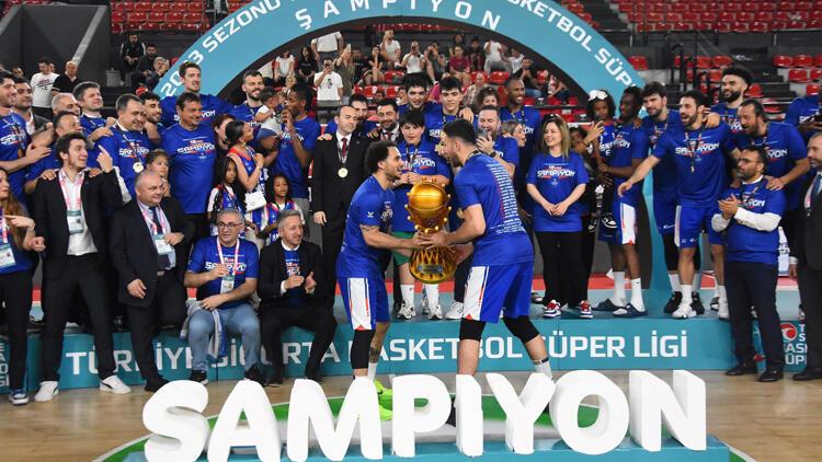 Son dakika: Anadolu Efes, 16. kez şampiyon oldu