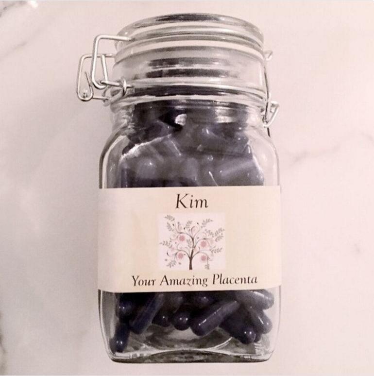 Gençleşmek için bebek plasentası yedi iddiası ortalığı karıştırdı Demet Akalından açıklama geldi