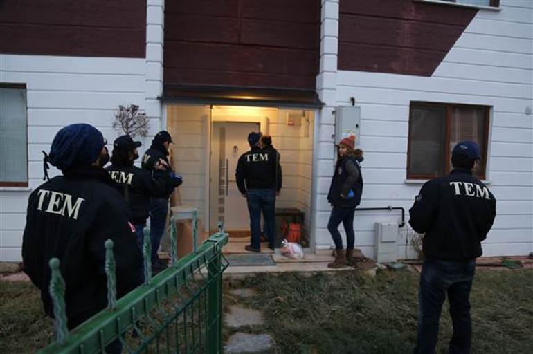 Kocaeli ve Bursada imzacı 24 akademisyen hakkında gözaltı kararı