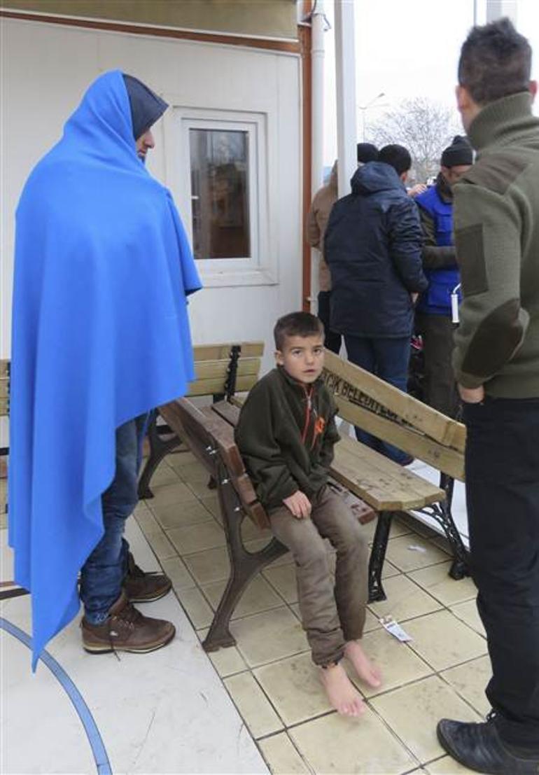 Çanakkalede yabancı uyrukluları taşıyan tekne battı: 39 ölü