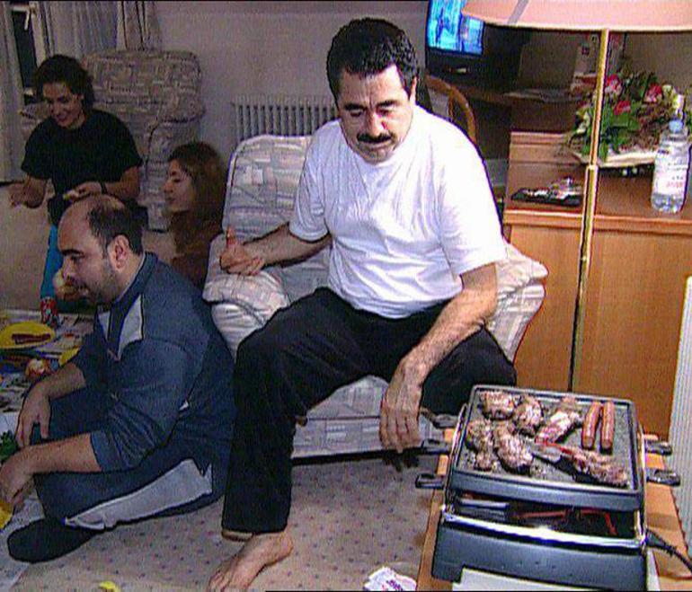 İbrahim Tatlıses çalışanlarına mangal partisi verdi - Son Dakika Magazin  Haberleri