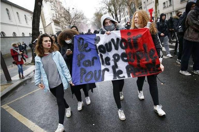 Fransada Protestolar Hayatı Felç Etti Haberler