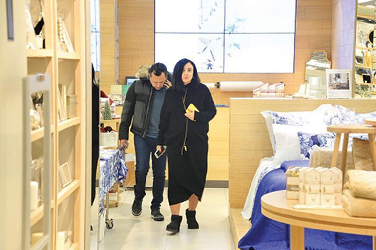 Gülşen ve Ozan Çolakoğlu bebek alışverişinde Magazin