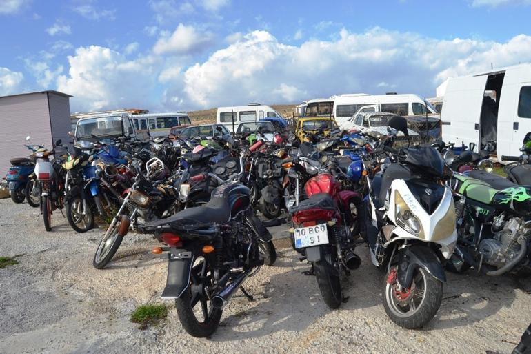 Sahibinden Hacizli Arabalar Icradan Nasil Ucuza Alinir Icradan Arac Nasil Alinir Luks Otomobiller Yari Fiyatina Satiliyor Takvim