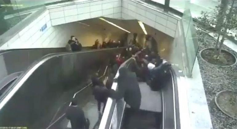 Maslakta metrodaki yürüyen merdivenin çökme anı kamerada