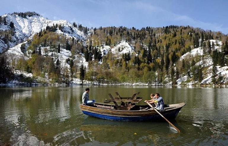 Karadeniz'in incisi: Borçka Karagöl