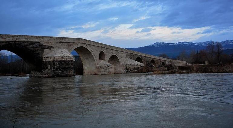 Zamana meydan okuyan köprü: Talazan Köprüsü