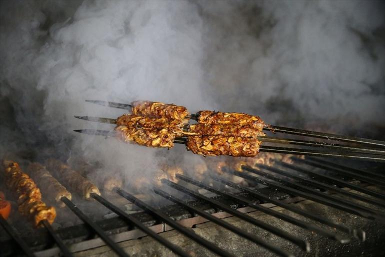 Şanlıurfa'nın sadece iki ay tüketilebilen özel lezzeti: Keme kebabı