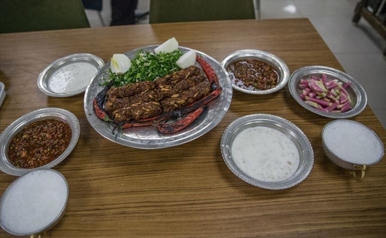 Şanlıurfa'nın sadece iki ay tüketilebilen özel lezzeti: Keme kebabı