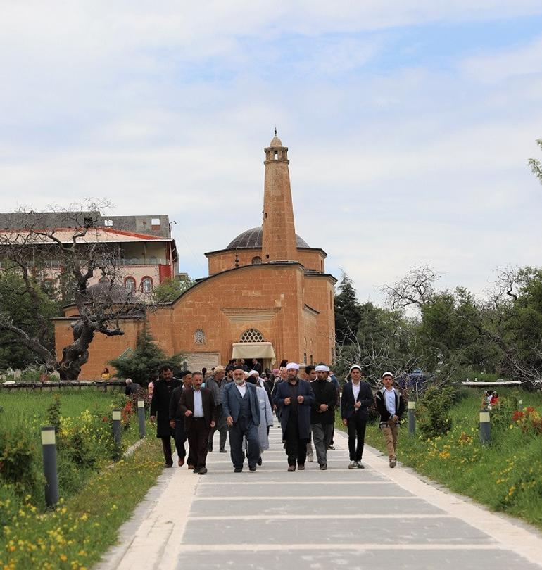 Siirt'in keşfedilmeyi bekleyen iki güzeli: Botan Vadisi ve Delikli Taş