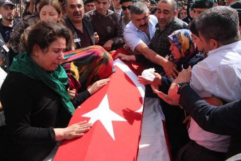 Şehit komiser yardımcısı&nbsp;Ş&uuml;kr&uuml; Can Kayadibi memleketine uğurlandı