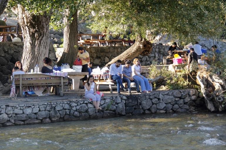 Munzur Gözeleri'nde hafta sonu yoğunluğu