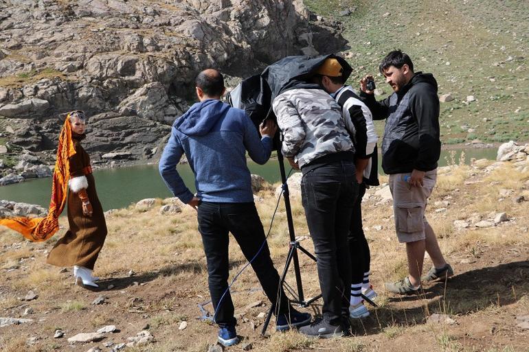 Hakkari'deki Berçelan Yaylası'nda moda çekimi