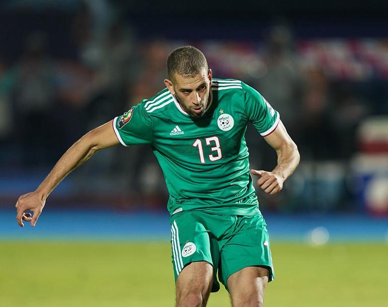 Cezayir Slimani'nin golüyle kazandı