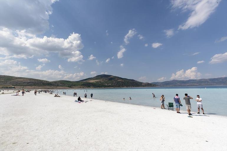 Turkuaz ile beyazın buluşma noktası Salda Gölü