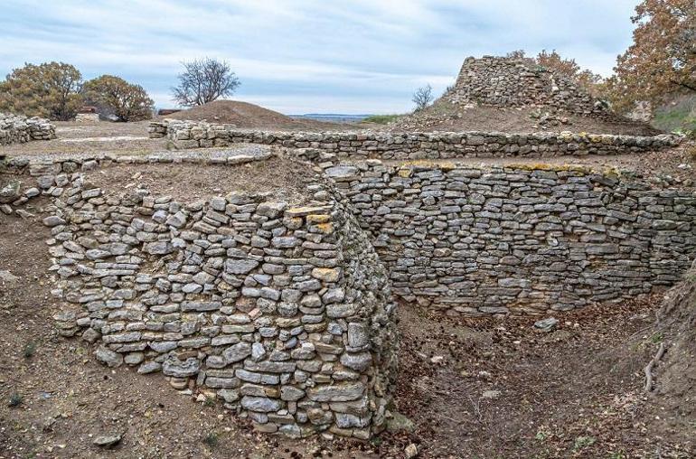 Troya 2 bin 500 yıl önce de turistlerin gözdesiydi