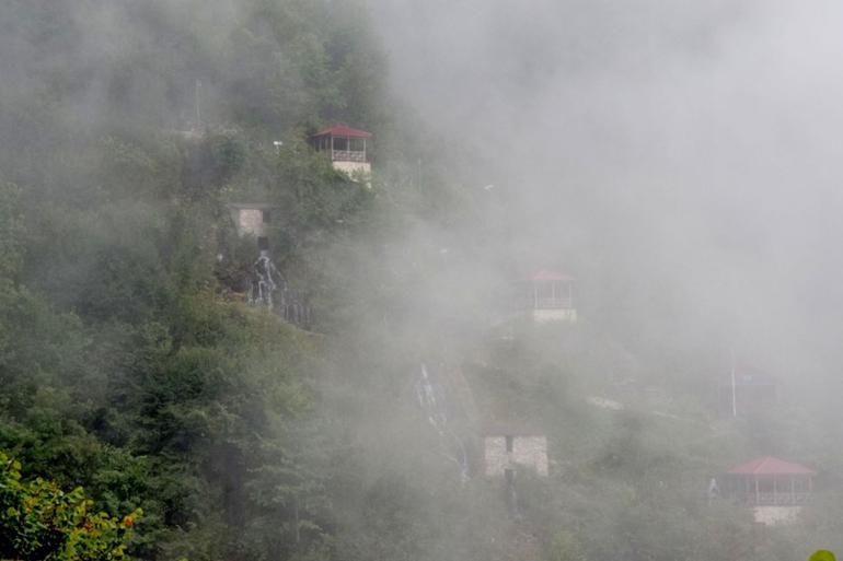 Giresun'da doğa harikası 'Yedi Değirmenler' turistlerin akınına uğruyor