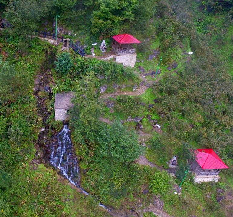 Giresun'da doğa harikası 'Yedi Değirmenler' turistlerin akınına uğruyor