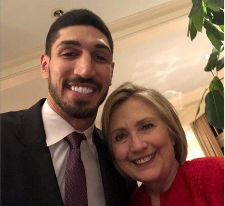 Hillary Clinton'dan skandal davet! FETÖ'cü Enes Kanter'i evinde ağırladı