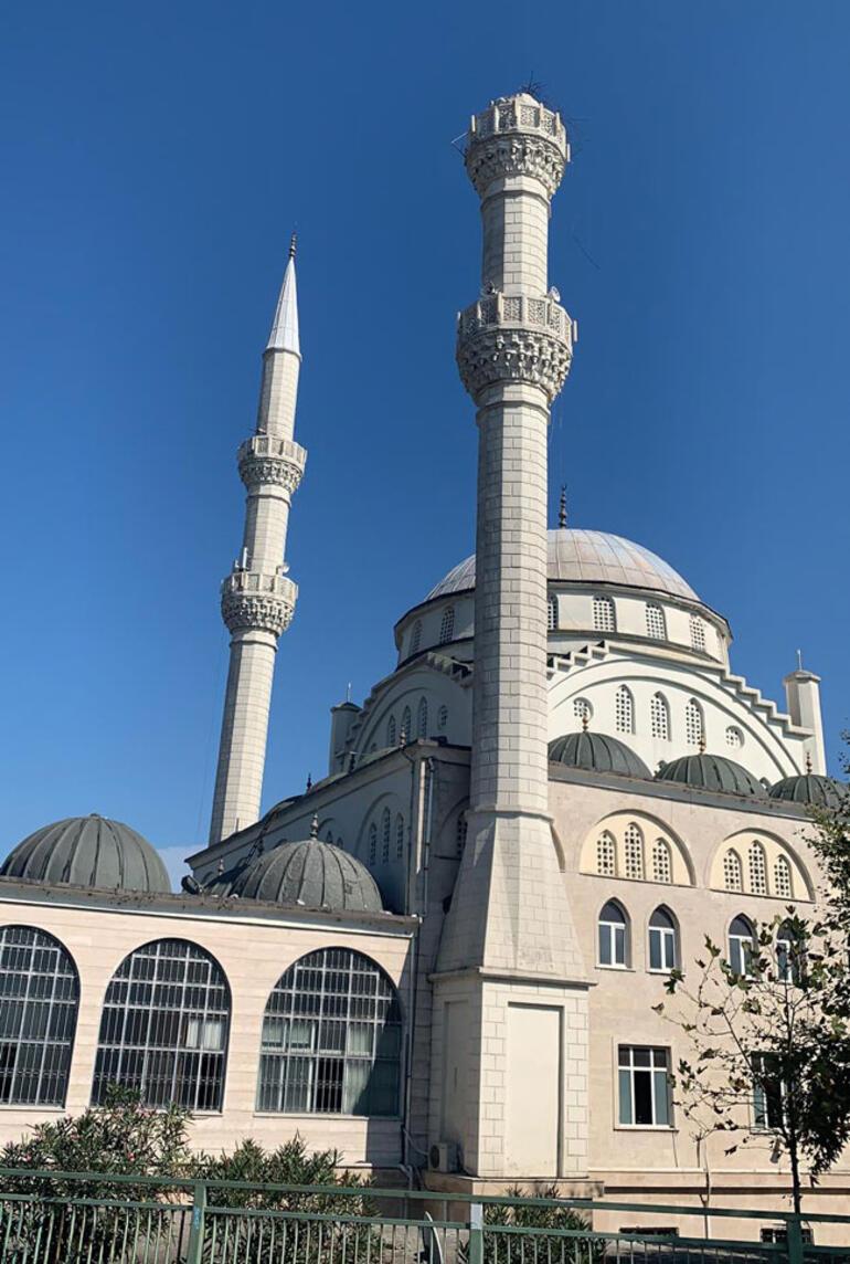 Son dakika: İstanbul Avcılarda caminin minaresi yıkıldı