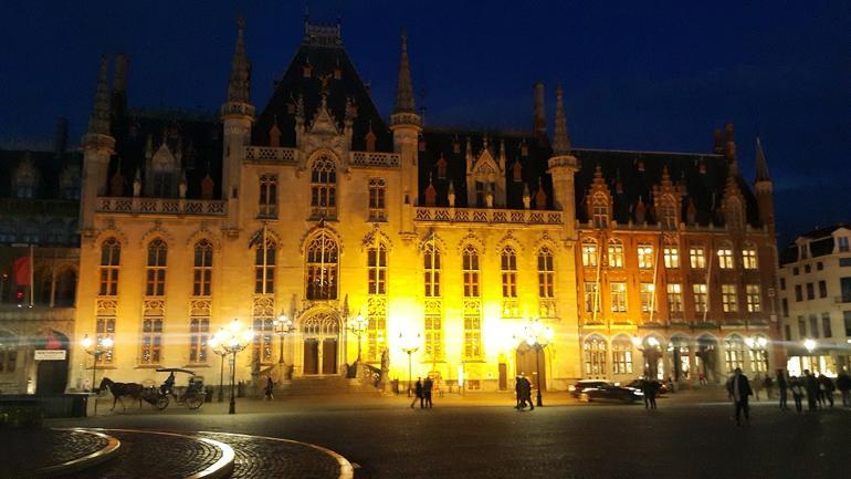 Çikolata kokan kanal şehri: Brugge