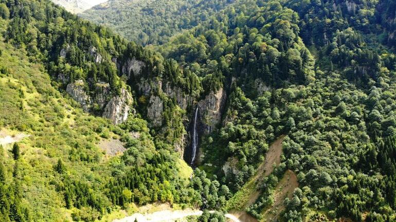 Trabzon'da 120 metre yükseklikten akan gizli cennet: Aytaş Asmasu Şelalesi