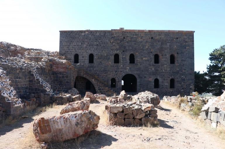 Vatan savunmasını görmek için 'Nene Hatun'a akın ettiler