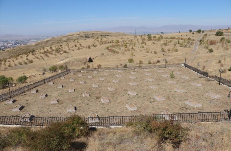 Vatan savunmasını görmek için 'Nene Hatun'a akın ettiler