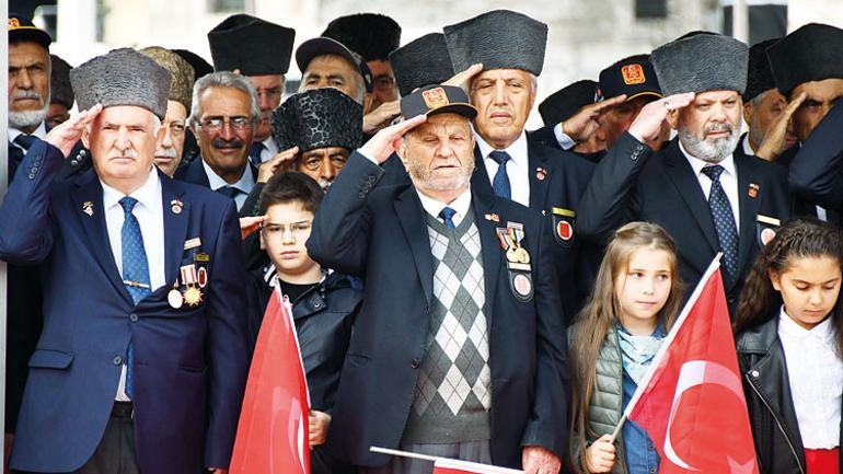 İstanbul kurtuluşunu kutladı