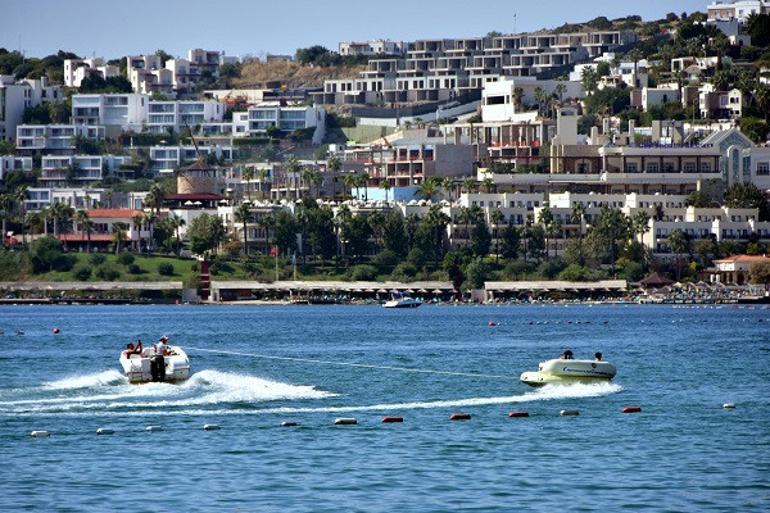 Bodrum'da ekim ayında yaz keyfi sürüyor