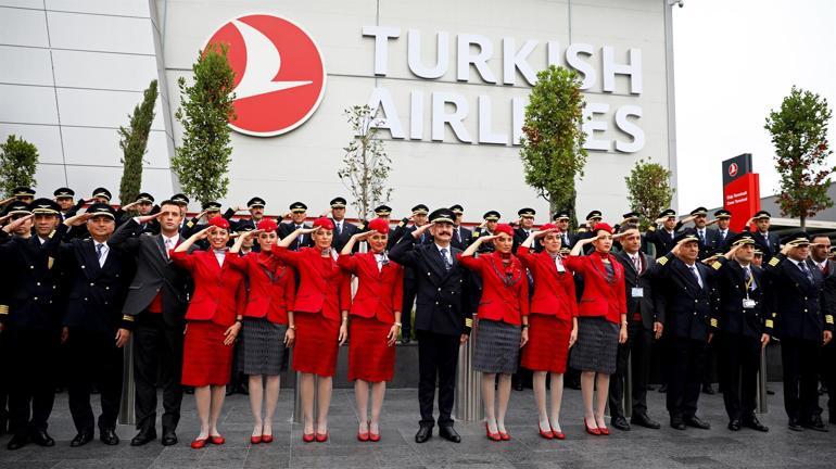 THYnin pilot ve kabin memurlarından Mehmetçike asker selamı