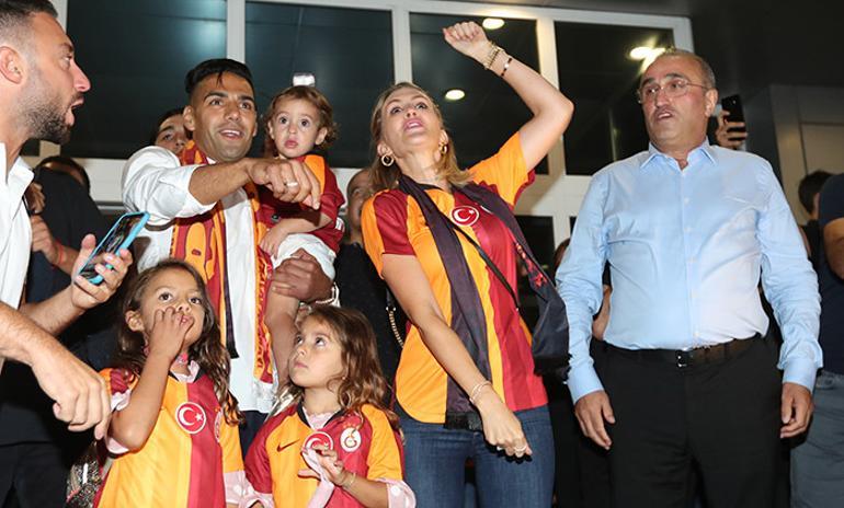 Falcao'nun eşinden flaş açıklama!