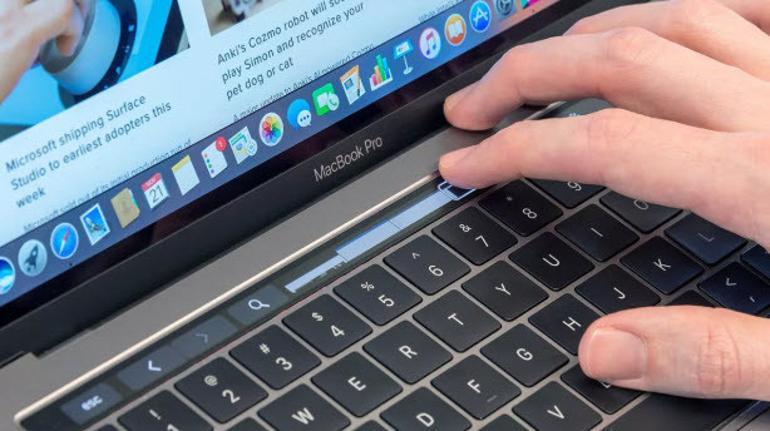 Apple bu kez 16 inç MacBook Pro ile geliyor