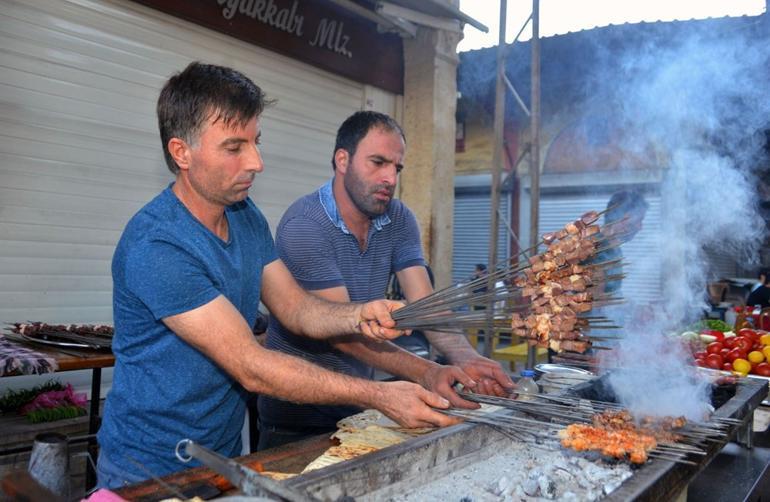 Adana'nın markalaşan geleneği: Ciğer ile kahvaltı