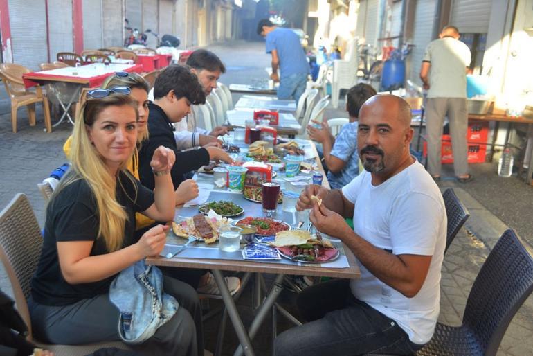 Adana'nın markalaşan geleneği: Ciğer ile kahvaltı