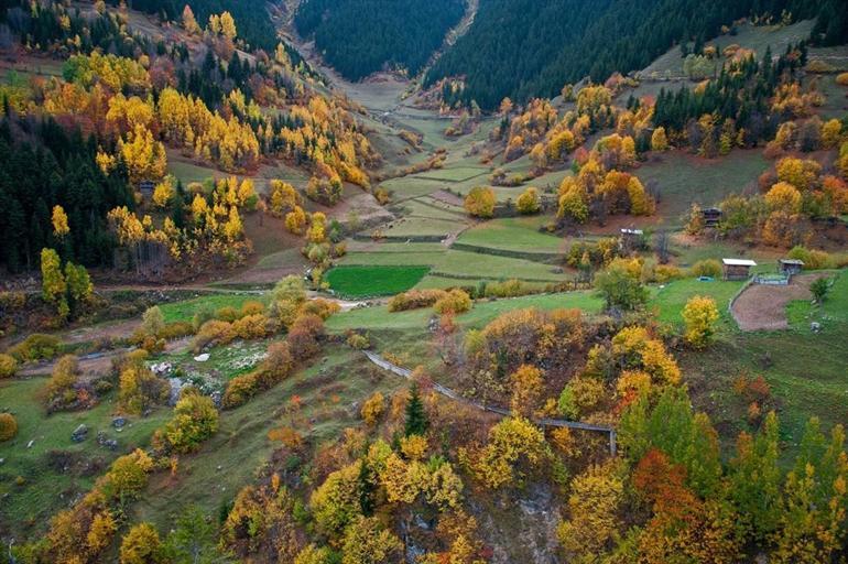 Artvin sonbaharda fotoğraf tutkunlarını cezbediyor