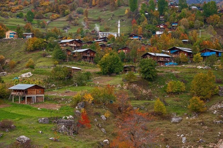 Artvin sonbaharda fotoğraf tutkunlarını cezbediyor